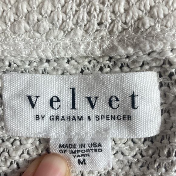 Women’s Velvet by Graham & Spencer Medium Cream Soft Knit Sweater - Picture 3 of 8